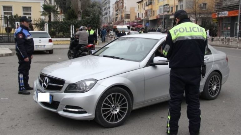 Aksione gjatë fundjavës, policia ndalon 27 drejtues mjetesh për shpejtësi “skëterrë”