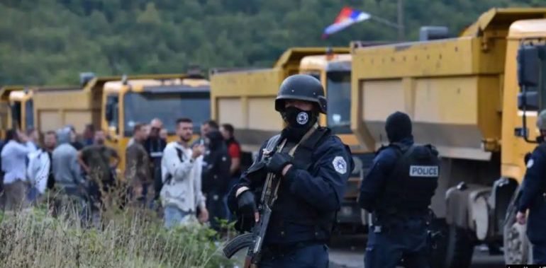 Problemi me targat në kufijtë Kosovë-Serbi/ Çfarë thotë Marrëveshja e Brukselit
