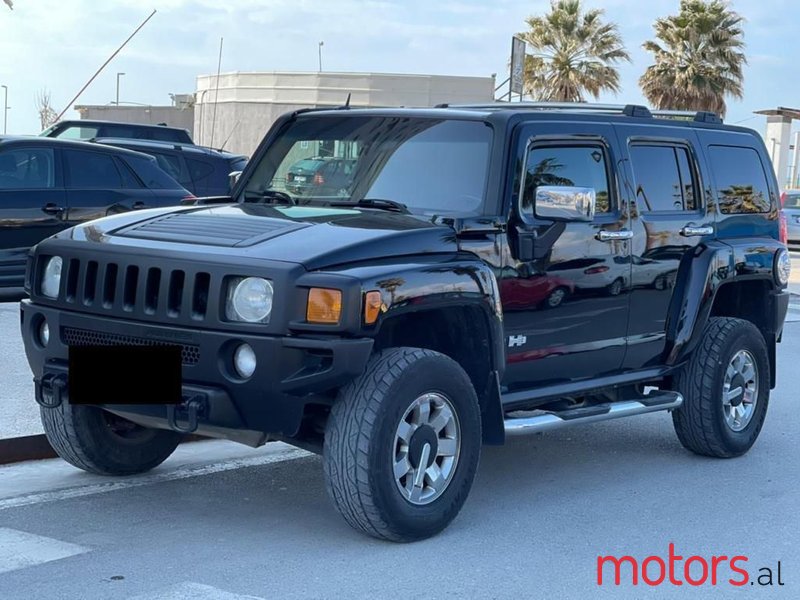 2006 Hummer H3 in Durres, Albania