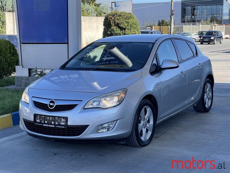 2010 Opel Astra in Durres, Albania - 3